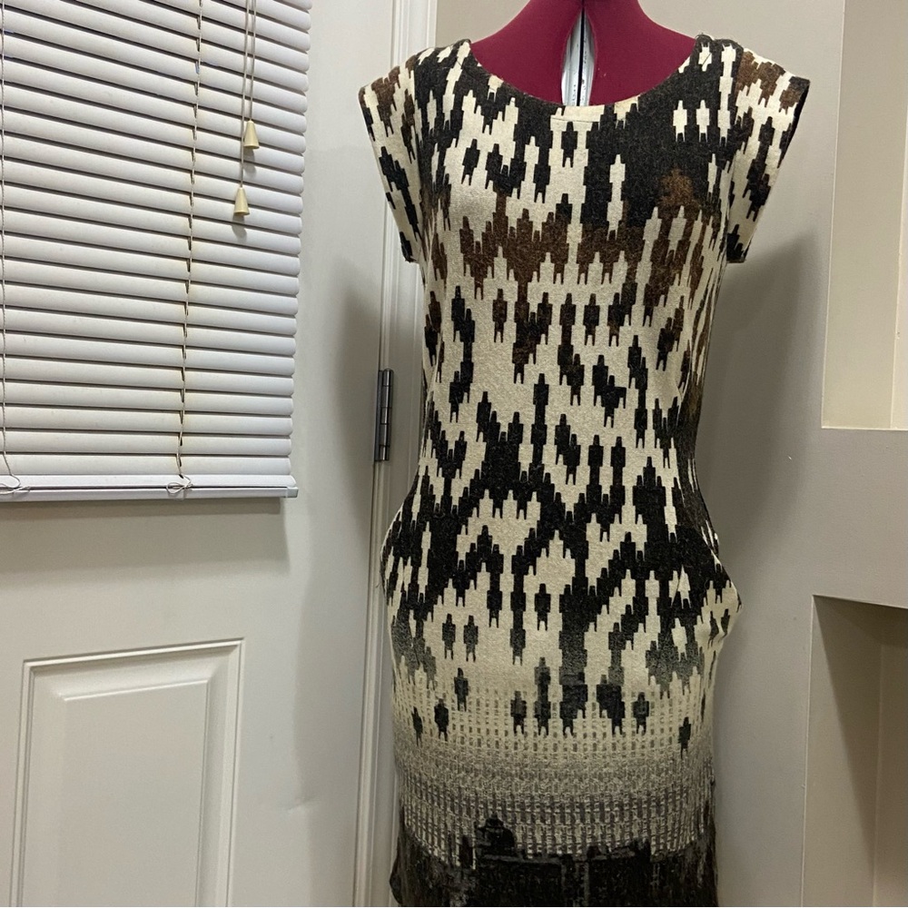 Lavand Women Chic Black and Brown Patterned Dress. Size M.